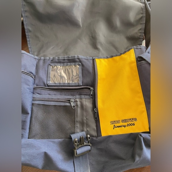 LATE SHOW with David Letterman 2500 Show Large Navy Blue & Yellow Messenger Bag - Picture 9 of 13